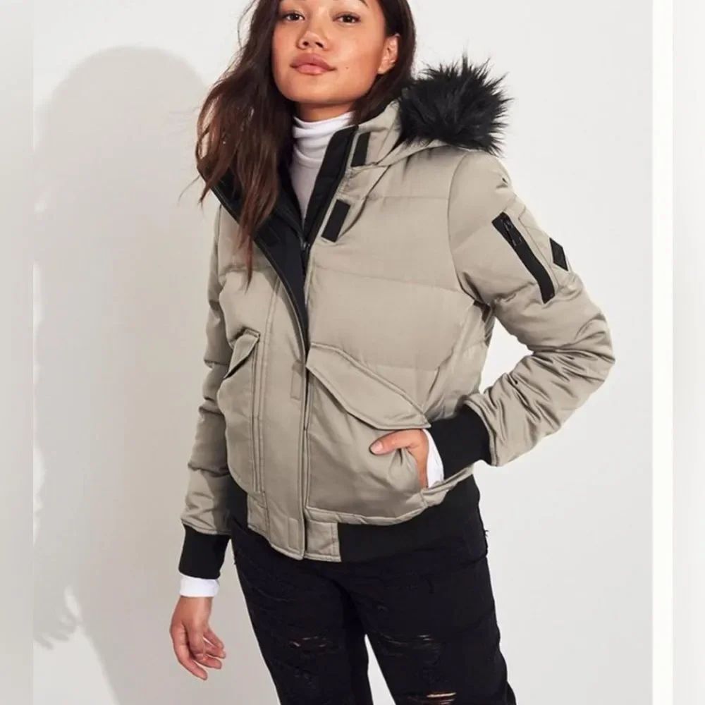 Hollister Gray Black Faux Fur Trim Hooded Ultimate Puffer Bomber Jacket Size S